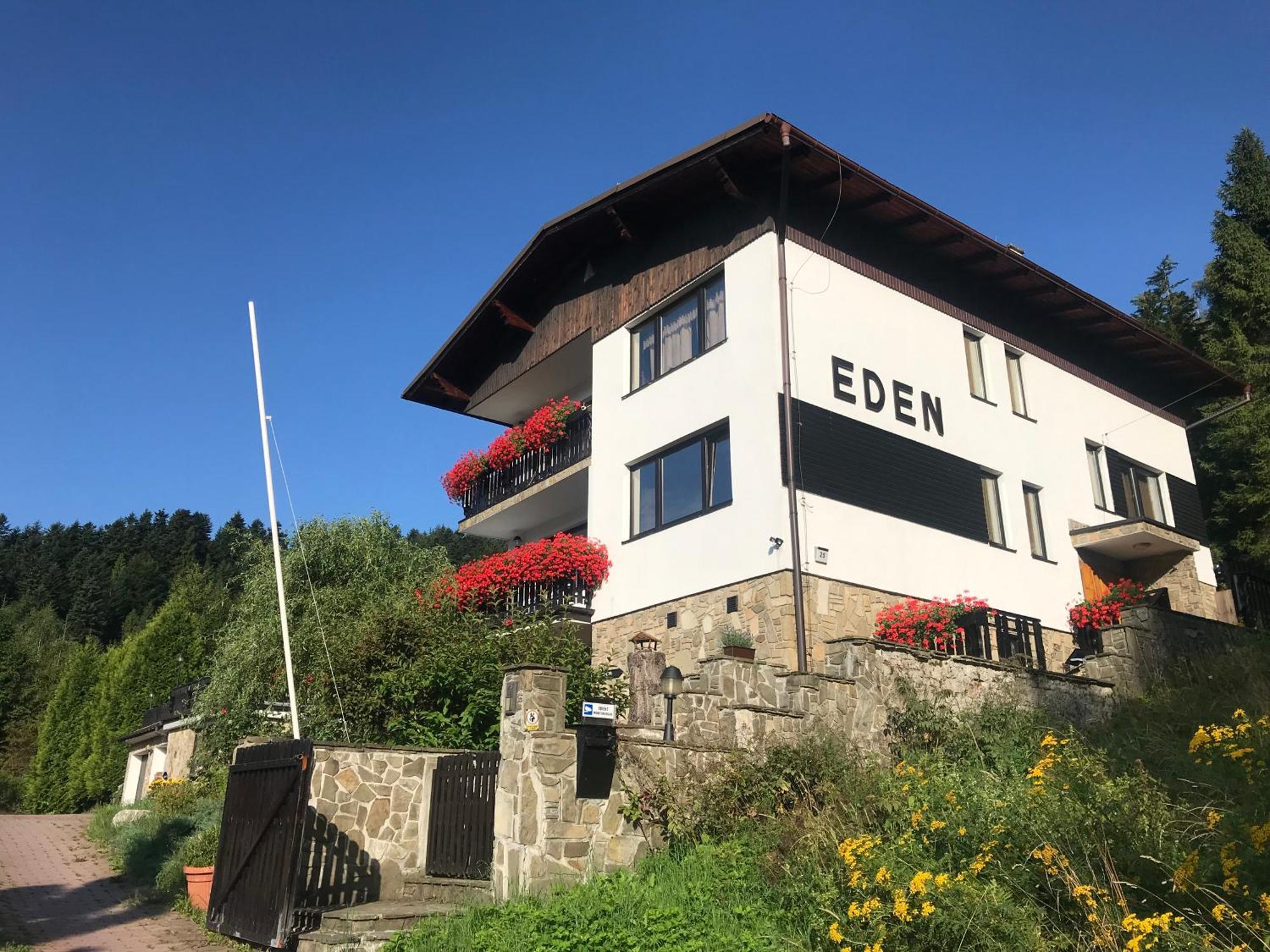 Eden Szczyrk Panzió Kültér fotó